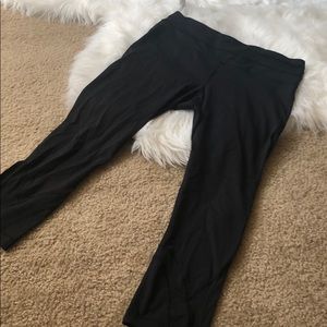 Gently worn size 8 (comp 4) Lululemon crop legging